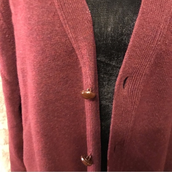 𝅺men’s medium L.L.Bean cardigan.  Burgundy.  100% lambswool. - Picture 2 of 4